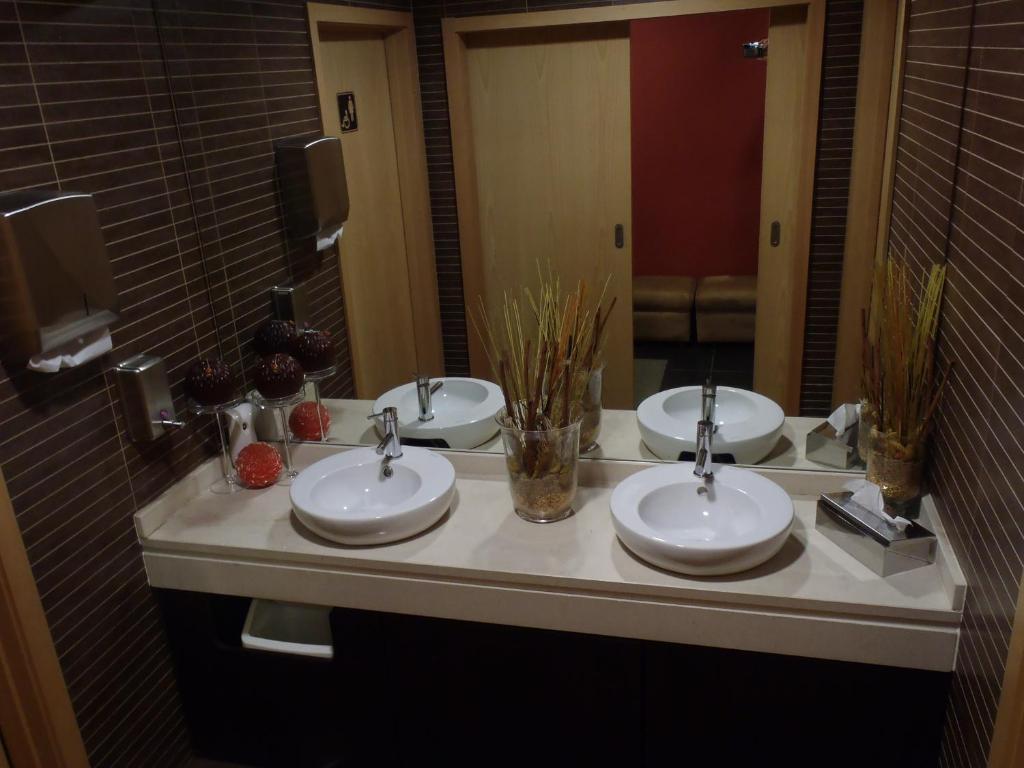Hotel Tulipa Braganca Ngoại thất bức ảnh